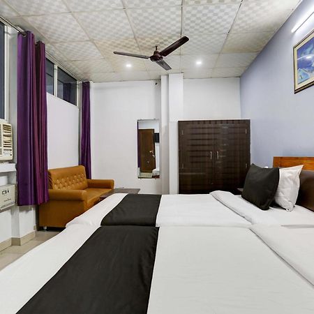 Collection O Hotel Moon Light Lucknow Buitenkant foto