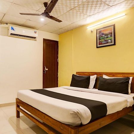 Collection O Hotel Moon Light Lucknow Buitenkant foto