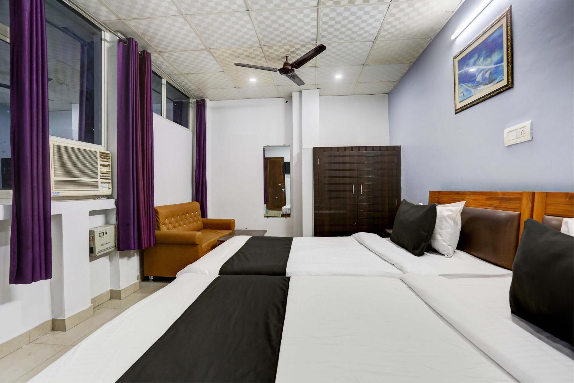 Collection O Hotel Moon Light Lucknow Buitenkant foto